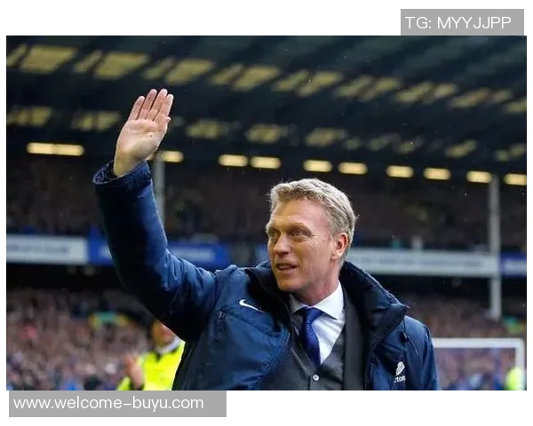 莫耶斯直言英超裁判判罚不公缺乏沟通引发广泛关注